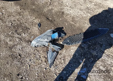 2018 Ford Focus Sel z USA, uszkodzony, nr VIN 1FADP3H2XJL310571